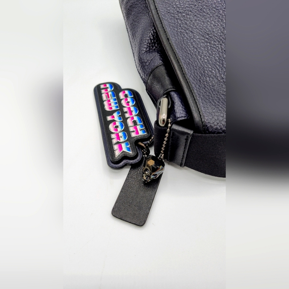 Coach Bond small Messenger Bag. Pebble Leather Navy/black. Upcrafted w skulls. - Picture 6 of 15